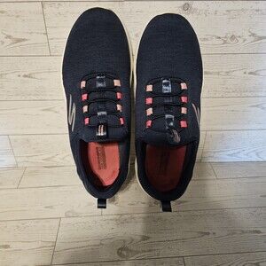 Women's 9 Medium Go Walk Skechers Tennis Shoes